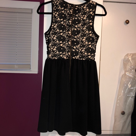 Black Dress with lace - Picture 2 of 2